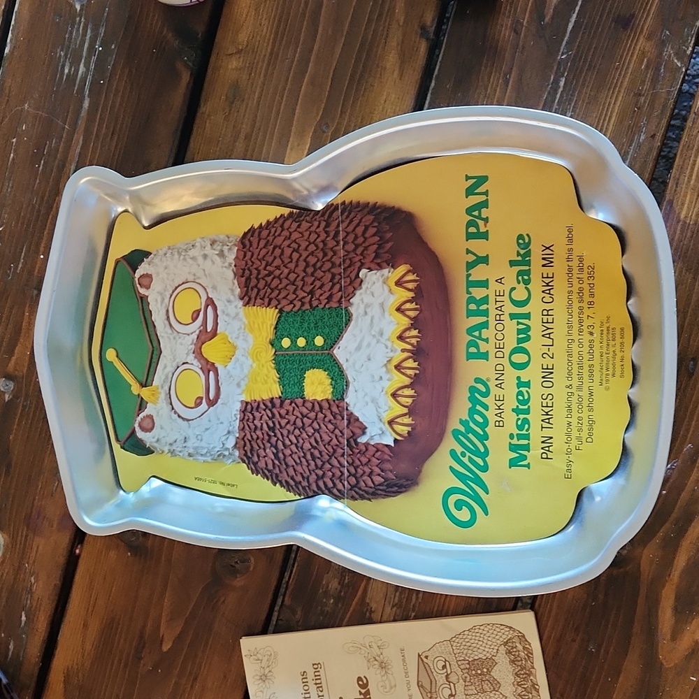 Wilton Mister Owl Cake Pan